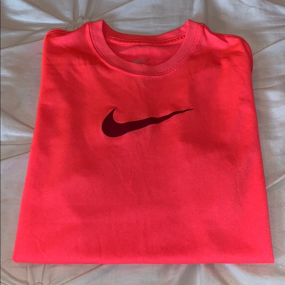 Girls Nike Shirt
